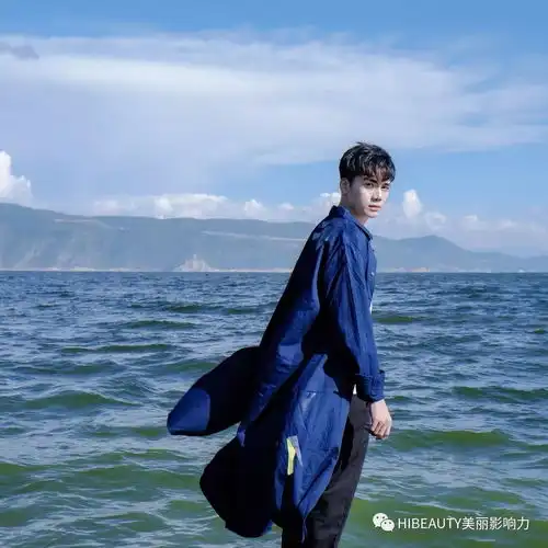  校草暖色系纯粹少年