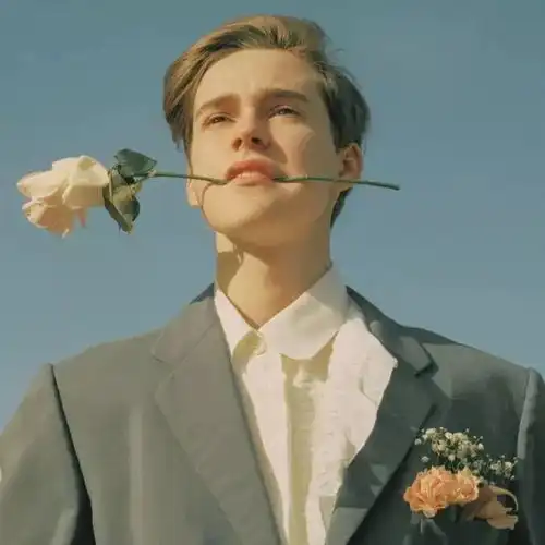  头像丨男生带给我快乐的人一定要加倍快乐