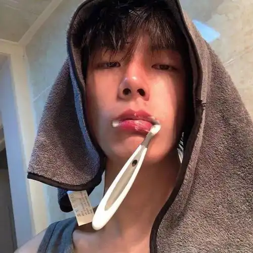  心心念念的男生头像
