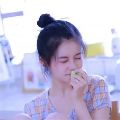  好看女生头像可爱清新同一个人共计12张