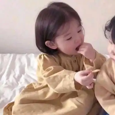  超火的萌娃可爱情侣头像一对世界那么大能遇见已经很好了