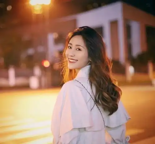 清新治愈系头像动漫女可