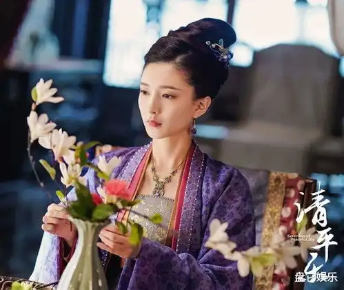  禁欲系曹皇后出圈,曾经的校园女神,盘点江疏影的容貌风采