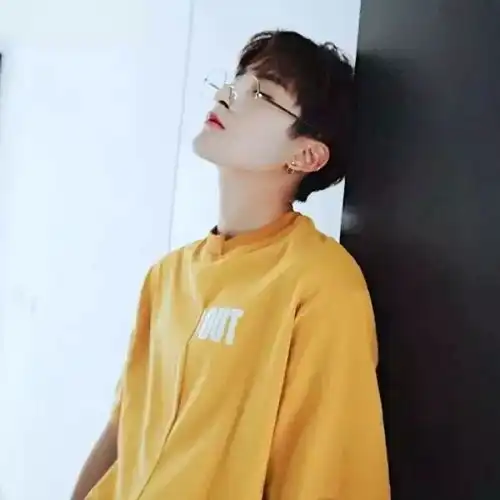  男生头像偏偏孤倨引山洪