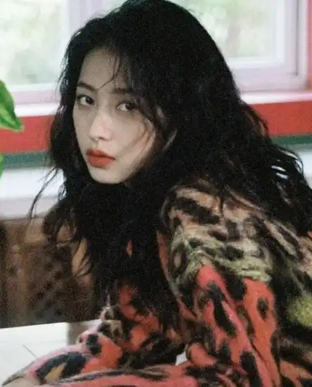 周雨彤私房照你见过吗,长头发的周雨彤好好看啊,和短发完全不同的氛围感 周雨彤私房照你见过吗,长头发的周雨彤好好看啊,和短发完全不同的氛围感