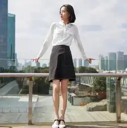  她让梁朝伟对她念念不忘,是邓超舍不掉的爱人,被封禁欲系女神