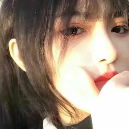  自带仙气真人女生头像集