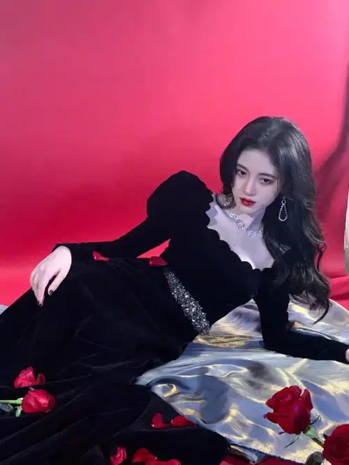 张予曦的旗袍鞠婧祎的红毯宋祖儿的港风,女明星的氛围感爆棚 张予曦的旗袍鞠婧祎的红毯宋祖儿的港风,女明星的氛围感爆棚