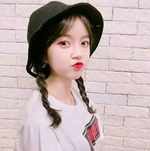 可爱搞怪女生头像真人