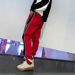  上新nike耐克机能束脚裤,高街出行,男女同款,亮眼中国红搭配经典黑