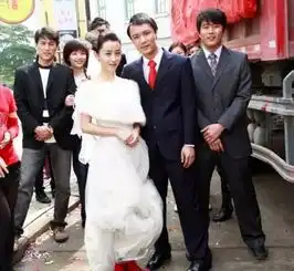  娱乐圈禁欲系老干部靳东系大云南女婿