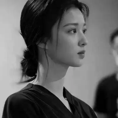 黑色系头像男生高冷女人
