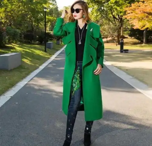  清新的绿色系衣服,提升整体气质,如沐春风有生机