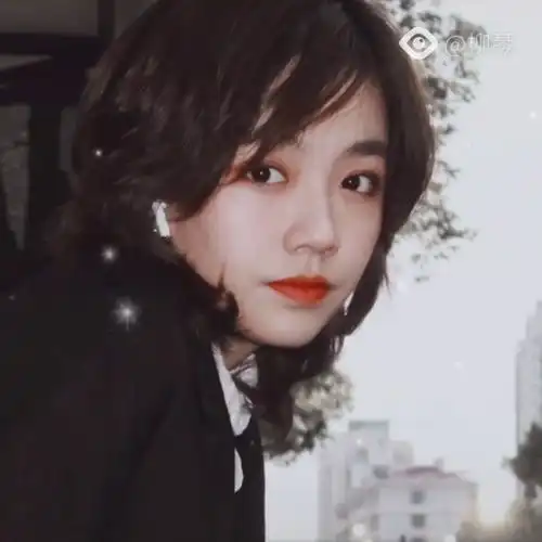  发现了一组酷酷的女生头像,快来换吧
