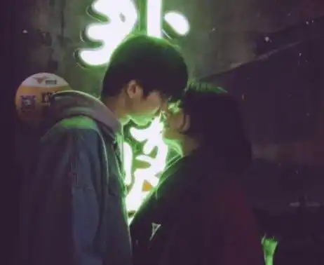  撩男生还在喊小哥哥现在00后都这样喊,甜出高血糖