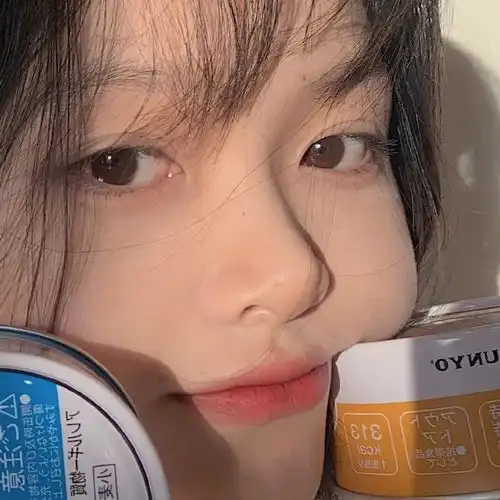 冷偏蓝系头像女生荧光粉
