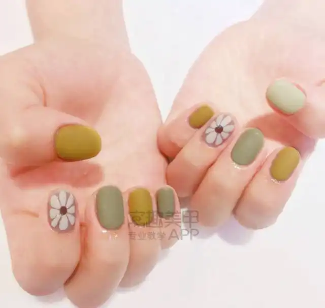 最清新养眼的绿色系美甲,这些款式high惊艳 最清新养眼的绿色系美甲,这些款式high惊艳
