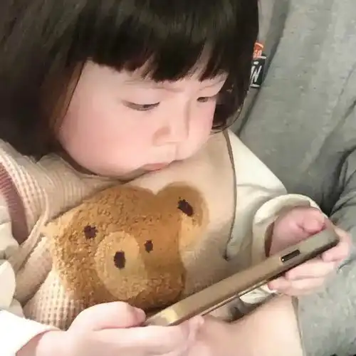  沙雕头像狗狗祟祟的路过