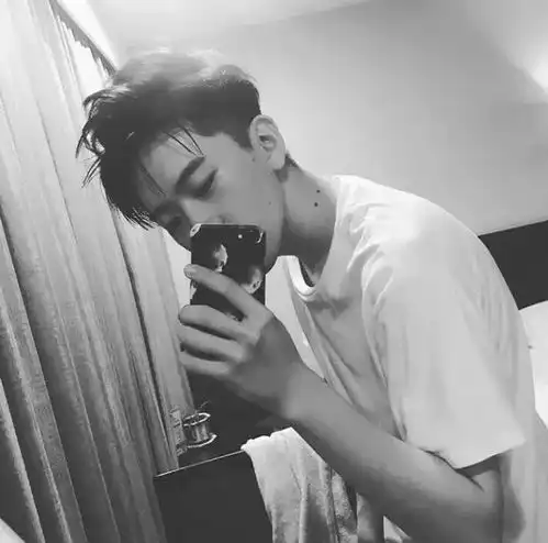 头像你喜欢过一个人吗从奋不顾身到全身而退 头像你喜欢过一个人吗从奋不顾身到全身而退