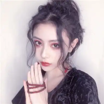 女生超拽霸气头像2018最新生活再累也要屁颠屁颠的过