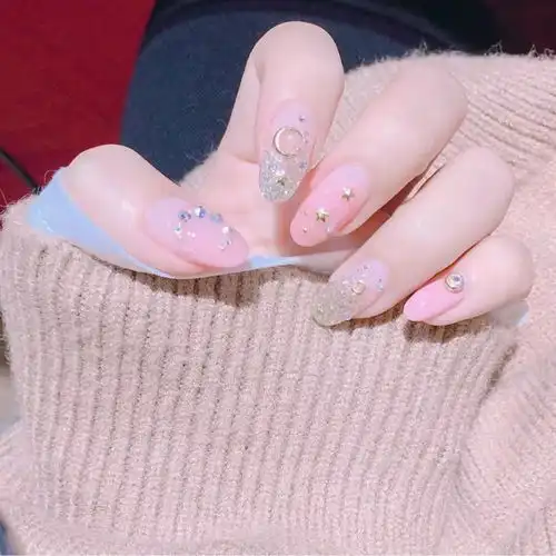  夏天最合适做这些星月美甲