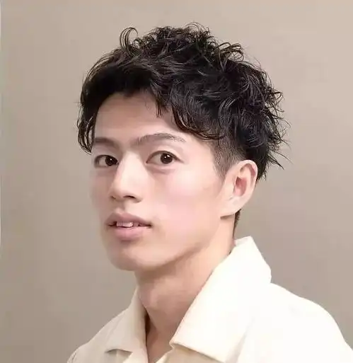  男生剪完日系发型,颜值疯狂上涨