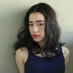 别在万年不变深棕色男友早就看腻了暗灰才是春日流行大热发色关键 别在万年不变深棕色男友早就看腻了暗灰才是春日流行大热发色关键