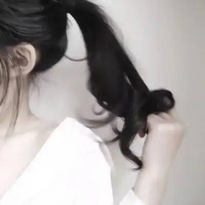 漂亮的锁骨图片部位女头像锁骨露肩 漂亮的锁骨图片部位女头像锁骨露肩