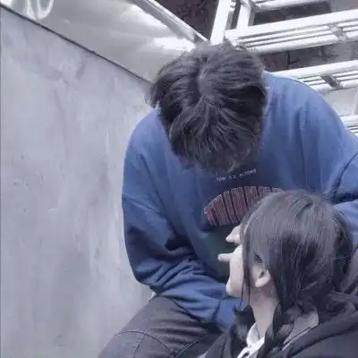 头像男真人不露脸丧