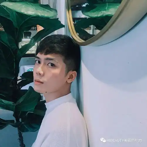  校草暖色系纯粹少年