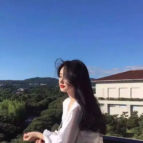 好看的头像女孩清冷系马