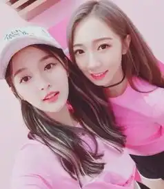  土气逼人创造101吴宣仪和孟美岐早期媒体无修图照曝光