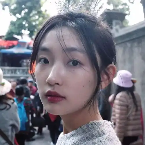  长得神似杜鹃周迅,出道就挑战3种性格,这个禁欲系少女叫周依然
