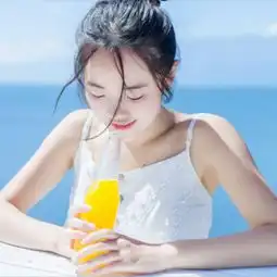 白色治愈系壁纸头像女手
