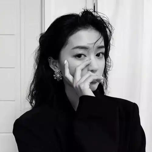  精选女生头像i我想做一朵安静的流云被风吹成你喜欢的样子