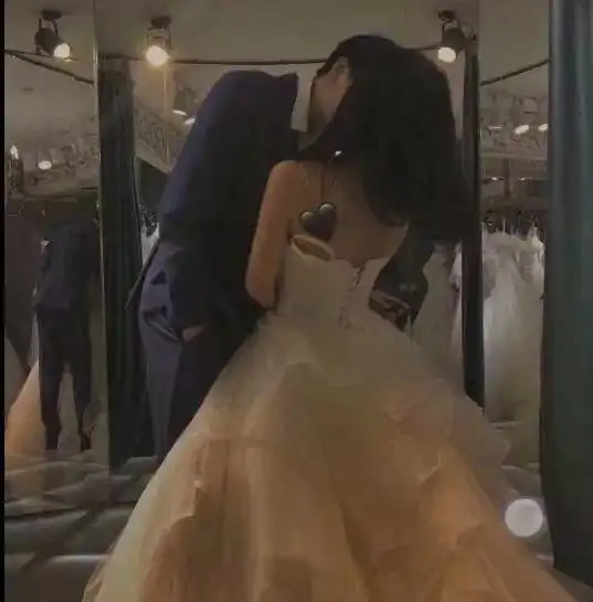  20组婚纱情侣头像一男一女高甜情侣头像合集