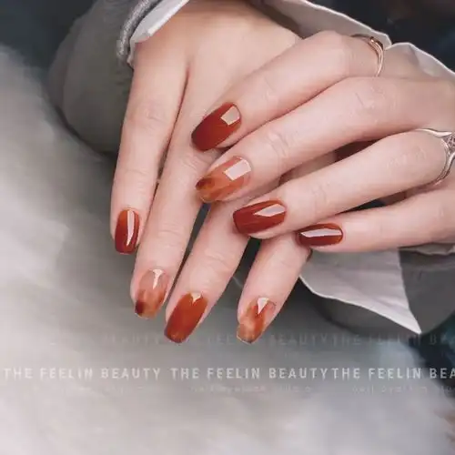 秋冬必做的美甲色 秋冬必做的美甲色