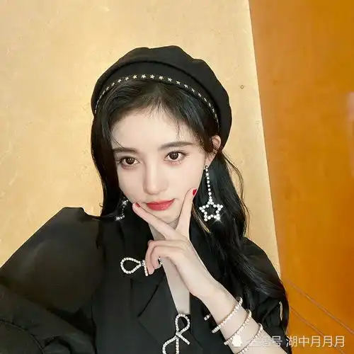 如何变成氛围感港风美人复古连衣裙耳环,港系复古穿搭教程 如何变成氛围感港风美人复古连衣裙耳环,港系复古穿搭教程