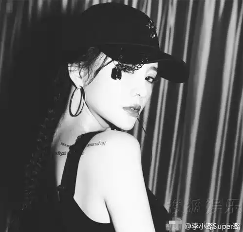 辣妈李小璐这次变叛逆化身一名小腰精 辣妈李小璐这次变叛逆化身一名小腰精