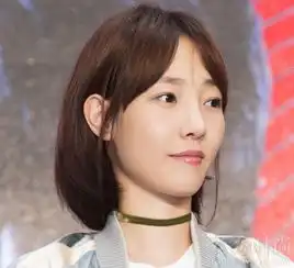 你们是觉得左边的网红漂亮还是右边的百合姑娘漂亮个人而言右边百合 你们是觉得左边的网红漂亮还是右边的百合姑娘漂亮个人而言右边百合