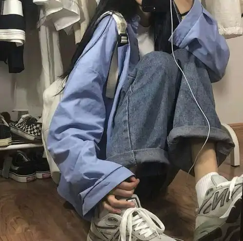  蓝色系高级神秘女生头像