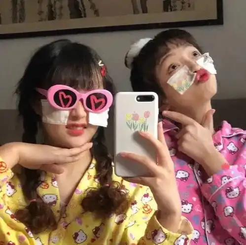  一组百看不厌的闺蜜头像,请签收