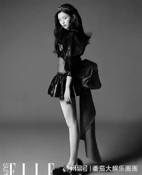  杨超越不愧是时尚精,最新时尚大片曝光气质造型太高级