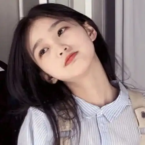 适合微信拍一拍后缀创意文案少女的眼里应藏着星辰大海和万丈光芒 适合微信拍一拍后缀创意文案少女的眼里应藏着星辰大海和万丈光芒