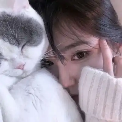  女生精致拉近镜头魅力成熟头像