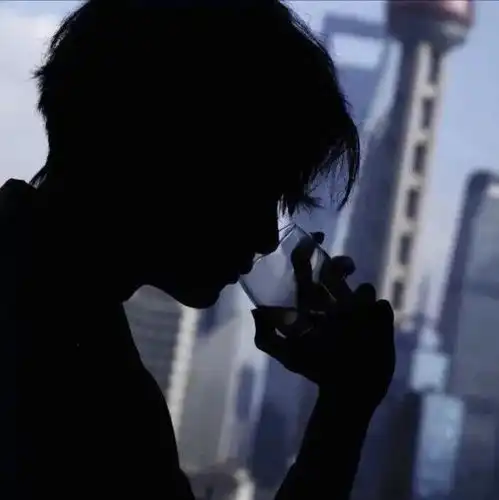 黑色系头像男生高冷撩人