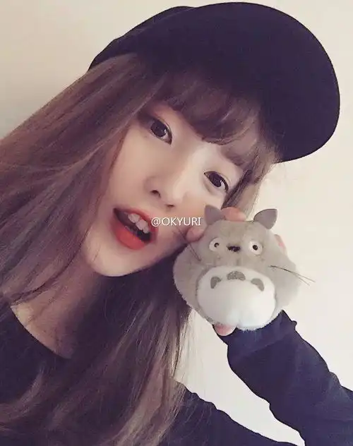  每天舔屏微博上这些好看的小姐姐,还要男朋友干毛线
