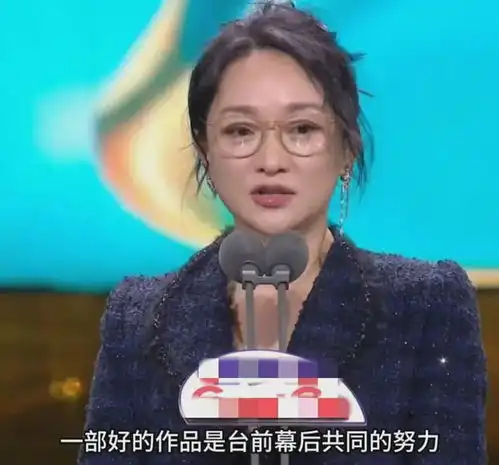 周迅晒日常照,素颜出镜换发型了,穿搭减龄20岁 周迅晒日常照,素颜出镜换发型了,穿搭减龄20岁