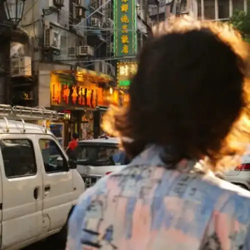 有些人笑的没心没肺,可没人知道她曾经无声落泪 有些人笑的没心没肺,可没人知道她曾经无声落泪