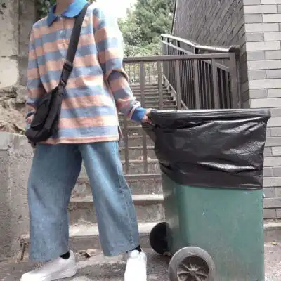  对象不是人系列情头女友男友是垃圾桶系列情侣头像一人一半